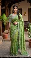 Sari en soie Pure Space Fendy avec broderie Swarovski Siroshi lourde, sari de soirée de créateur, pièce de blouse en soie avec broderie Maggam, vêtement ethnique