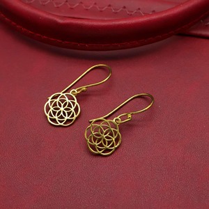 Pendientes de Latón de Diseño Versátil para Cualquier Ocasión, Acabado Liso, Precio de Fábrica al por Mayor, Artesanía en Metal - Product Image 4