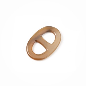 Anillo para Bufanda Ecológico de Cuerno de Búfalo con Acabado Pulido, Sujeción Segura y Elegancia Suave para Bufandas - Regalo de Año Nuevo y Halloween - Product Image 5