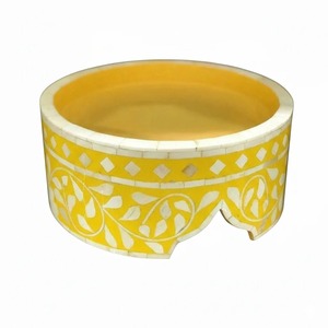 Base Redonda para Pastel Hecha a Mano de Resina Amarilla Ecológica, Soporte para Exhibición de Postres para Decoración de Mesa en Bodas y Fiestas - Product Image 1