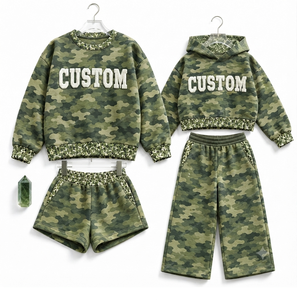 Ensemble de survêtement pour femme en 4 pièces, couleur verte personnalisée, sweat-shirt à capuche, short, pantalon large - Product Image 3