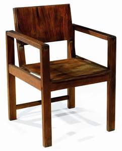 Chaise en bois robuste pour la décoration intérieure, fabriquée avec des techniques artisanales traditionnelles et des matériaux de qualité supérieure - Product Image 6