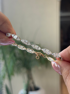 Pulsera de tenis de oro de 14k con diamantes de laboratorio de talla Asscher geométrica, certificada por IGI, 5.85 ct, de lujo, para mujer, aniversario - Product Image 5