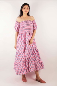 Robe longue en mousseline respirante, imprimée numériquement à la main, écologique, style indien, épaules dénudées, coupe trapèze, formelle pour femme - Product Image 2