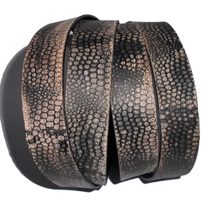 Cordon en cuir plat vintage de 20mm de large de 2mm d'épaisseur, teinture naturelle pour les bijoux et les composants. - Product Image 4