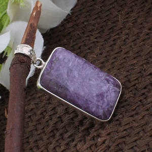 Collar Artesanal de Plata de Ley 925 con Colgante de Charoita, Gema Natural Púrpura, Corte Rectangular, Joyería Vintage al por Mayor - Product Image 3