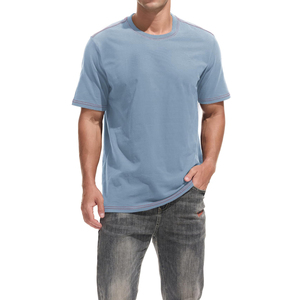 Camiseta de Punto para Hombre, Cuello Redondo, Manga Corta, Color Azul Claro, Corte Regular, Transpirable, Secado Rápido, con Ribete en Contraste - Product Image 1