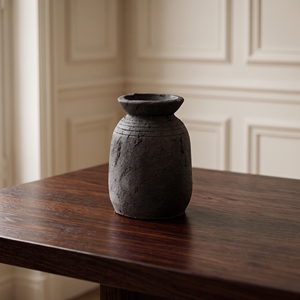 Vase de table en céramique rustique Home Basket Bali, finition vernie noire, fait main, pot décoratif pour fleurs, largeur 8-12 pouces, hauteur 8-16 pouces - Product Image 2