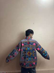 Veste matelassée pour femme en cachemire teint à la main, style géométrique Suzani, couleur unie, brodée, minimaliste, bohème chic, ethnique, hiver - Product Image 4