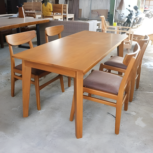 Ensemble de table et chaises de jardin traditionnelles en bois massif avec sièges rembourrés pour la salle à manger extérieure des hôtels et villas, capacité de 4 personnes - Product Image 6