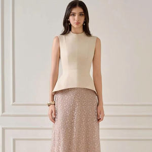 เสื้อผู้หญิงขายดี รุ่น LILA SAND JACQUARD PEPLUM ผ้าแซนด์แจ็คการ์ด 61% เรยอน 39% คอตตอน เป็นมิตรต่อสิ่งแวดล้อม - Product Image 5