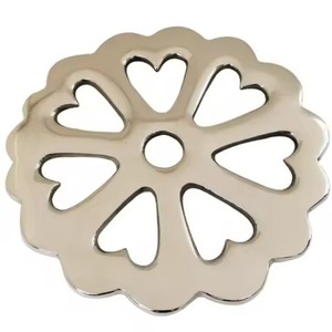 Salvamanteles Redondo de Metal con Diseño Floral de Pétalos, Resistente al Calor, para Ollas y Sartenes, Decoración Romántica para Mesa de Cocina y Comedor - Product Image 1