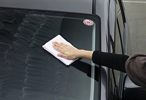 น้ำยาเคลือบกระจกรถยนต์กันน้ำคุณภาพสูง ยี่ห้อ SOFT99 (สำหรับพลาสติก) จากประเทศญี่ปุ่น - Product Image 5