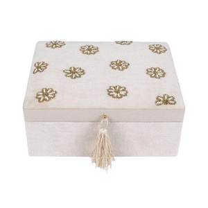 Boîte à bijoux de luxe faite à la main, écologique, de forme carrée, avec motif floral brodé, décorative, ornée de perles Zari, pour la remise des diplômes et Halloween - Product Image 2