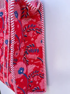 Women <b>Red</b> Quilted Cotton Tote Bag with Floral Print Bohemian Style Summer Casual Zipper Travel <b>Handbag</b> for Women - Product Image 3