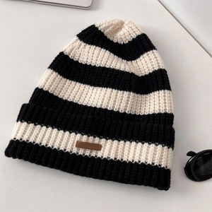 Gorros de Lana Personalizados Unisex en Blanco y Negro, Material Acrílico, Bordado 3D, para Uso Diario, Playa, Fiestas, Plegables - Product Image 6