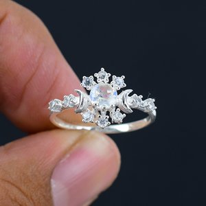 Anillo de Plata de Ley 925 con Piedra Lunar Arcoíris, Clásico y Moderno, Regalo Perfecto para Boda o Aniversario, para Ella, Suministro al por Mayor - Product Image 3