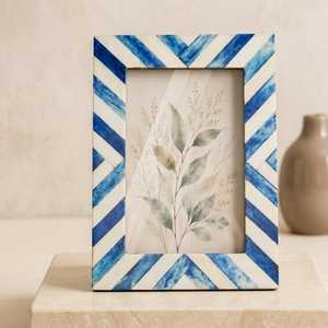 Marco de Fotos Contemporáneo Hecho a Mano con Incrustaciones de Hueso y Resina – Elegante Portafotos de Lujo con Diseño Artístico de Mosaico para Hogar Moderno - Product Image 1