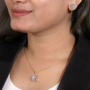 Elegante conjunto de joyas de diamantes redondos que define la belleza atemporal. Creaciones de diamantes de lujo que brillan para siempre. Claridad VVS-VS. IGI. - Product Image 3