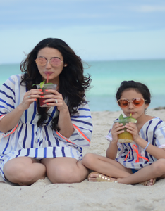 Frais et Élégant Bleu Gris & Blanc Rayé Plage Kaftan Robe Pour Mère et Fille Combo Décor Avec Blanc Petit Pompons - Product Image 1