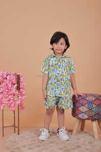 ชุดเสื้อผ้าเด็กผู้ชายคุณภาพสูง ผ้าฝ้าย ชุดลำลอง เสื้อแขนสั้นลายเรียบ สำหรับเด็กอายุ 1-5 ปี - Product Image 6