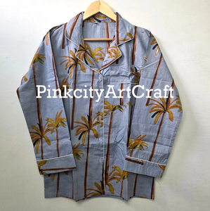 Ensemble de pyjama de luxe élégant et artisanal en coton bleu pour femme, imprimé palmiers tropicaux, col à revers, taille élastique - Product Image 4