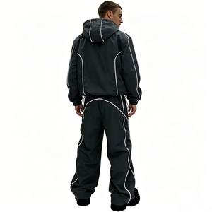 Ensemble deux pièces de survêtement coupe-vent réfléchissant personnalisé pour hommes, veste coupe-vent en nylon à capuche et pantalon de survêtement ample surdimensionné, vente en gros - Product Image 6