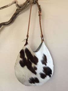 Bolsa de Cuero Vacuno con Asa Táctica Ovalada, Diseño Marrón y Blanco, Unisex, para Playa, Deportes, Viajes, Bicicleta, 25-49L, No se Lleva al Hombro - Product Image 1