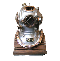 Casque de plongée en fer décoratif, accent maritime pour la décoration de maison nautique, espaces d'inspiration côtière et collections de présentation