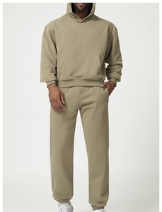 Ensemble sweat à capuche et pantalon de jogging décontracté pour homme avec poche kangourou – Survêtement deux pièces ample et décontracté – Vente en gros - Product Image 4