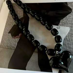 Collier de luxe en résine ovale irrégulière, teinte à la main, éco-responsable, pour la clavicule, accessoires de mode grand format - Product Image 5