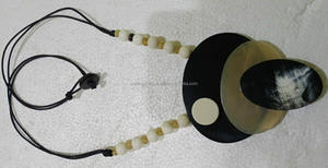 Collier en corne fait à la main avec des accessoires de cadeau parfaits en corne de buffle d'Inde à vendre en vrac - Product Image 2