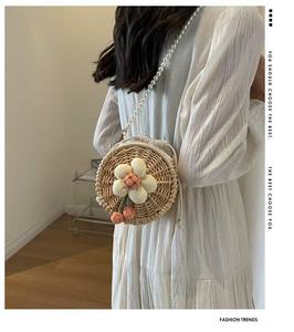 Nuevo Bolso Bandolera de Mujer a la Moda, Tejido a Crochet con Estampados de Animales, Estilo Retro y Elegante, con Cierre de Cremallera y Broche - Product Image 1