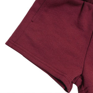 Shorts de sport pour enfants et tout-petits, couleur bordeaux, taille élastique, séchage rapide, respirant, poches latérales, cordon de serrage, uni, pour garçons - Product Image 4