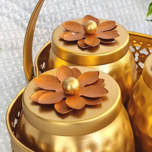 Ensemble de 3 pots de rangement décoratifs en métal doré Lotus pour fruits secs, avec panier orné et arqué - Product Image 5