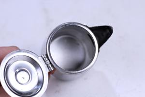 Jarra de tamaño pequeño, perfecta para servir agua, jugo, leche y otras bebidas en la mesa, ideal para cenas en casa y uso diario. - Product Image 5