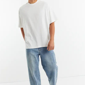 Camisetas para hombre con costuras resistentes y algodón de calidad, diseñadas para una durabilidad excepcional y gran rotación en su vestimenta diaria. - Product Image 4