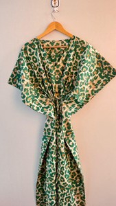 Robe longue maxi en coton imprimé léopard vert bohème pour femme, coupe ample, cache-maillot de plage, col en V, robe d'été - Product Image 6