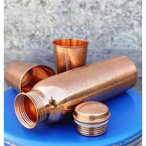Juego de Botella de Agua de Cobre Puro Martillado Premium con 2 Vasos |   Jarra Ayurvédica a Prueba de Fugas para la Salud |   Caja de Regalo de Lujo para Bebidas - Product Image 5