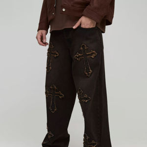 Vaqueros de hombre de alta calidad prémium, de pierna ancha, casuales, desgastados, con apliques cruzados, estilo gótico, de corte holgado, de algodón grueso, para invierno, con lavado efecto nieve - Product Image 1
