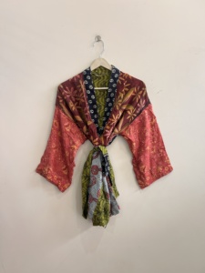 Kimono en soie sari tie-dye style vintage traditionnel, vêtement de détente vintage en crêpe de soie doux pour femmes - Product Image 4