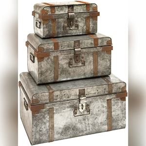 Baúl de Almacenamiento Metálico Decorativo Moderno con Detalles de Correa de Cuero, Gran Capacidad Multifuncional para Ahorrar Espacio en la Almacenación de Ropa - Product Image 1