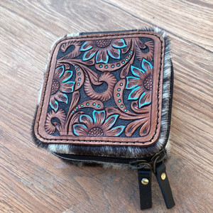 Venta al por mayor Mini viaje de cuero de vaca caja de la joyería portátil anillo pendiente collar organizador de almacenamiento personalizado a mano pequeña caja de joyería - Product Image 3