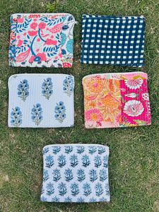Hot Sale Floral Cotton Quilted Portable Toiletry Flat Pouches Bridesmaid Gifts Proposal Cosmetic Bag Women Small Capacity - Product Image 3