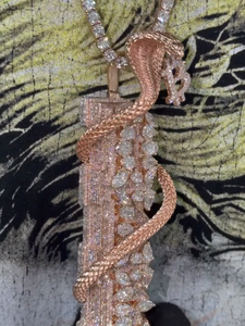 จี้ห้อยคอรูปงูเงินแท้ 925 ประดับเพชรโมอิสซาไนต์ สไตล์ฮิปฮอป สร้อยคอแบบแท่ง  สำหรับทั้งชายและหญิง  งานสั่งทำได้  รับรองโดย GRA ชุบทอง - Product Image 5