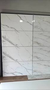 กระเบื้องพอร์ซเลนขนาด 600x1200 มม. ทนทาน ป้องกันแบคทีเรีย กันลื่น เหมาะสำหรับห้องนั่งเล่น ห้องครัว และอาคารพาณิชย์ - Product Image 1