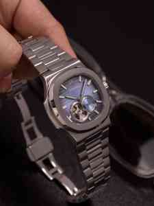 นาฬิกาข้อมือผู้ชายอัตโนมัติ Alexander Ferros รุ่น 6312S/05 สายสแตนเลสสตีล ตัวล็อคแบบผีเสื้อ หน้าปัดแซฟไฟร์ กันน้ำ ขนาด 40 มม. - Product Image 2