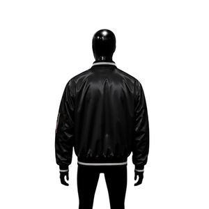 Chaqueta Varsity Negra Satinada Premium para Hombre y Mujer, Chaqueta Bomber Brillante Personalizada al por Mayor con Cuello y Puños Acanalados con Rayas Blancas - Product Image 2