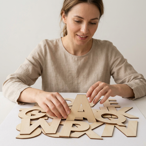 Lettres initiales personnalisées en MDF poli pour décoration de cadeaux, décoration artisanale écologique pour la maison, style événementiel - Product Image 1