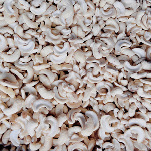 เม็ดมะม่วงหิมพานต์แบบเม็ดมะม่วงหิมพานต์จากเวียดนาม Kaju santigo caju แบบมี MOQ ต่ำ - Product Image 1